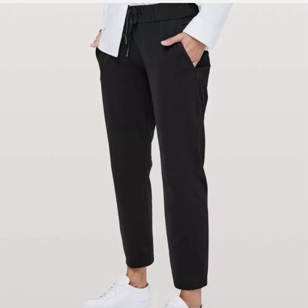 Lululemon on the fly jogger pant size 6 black